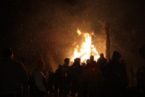 Brennende Hex beim Scheibenschlagen in Schluderns